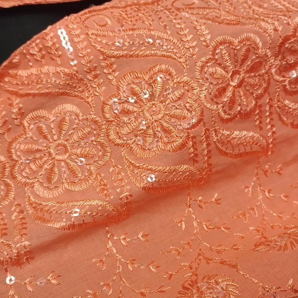 Royal Moda Boho Embroidered & Sequin Tunic Size XL, 24" pit to pit,  31" long - Picture 7 of 7